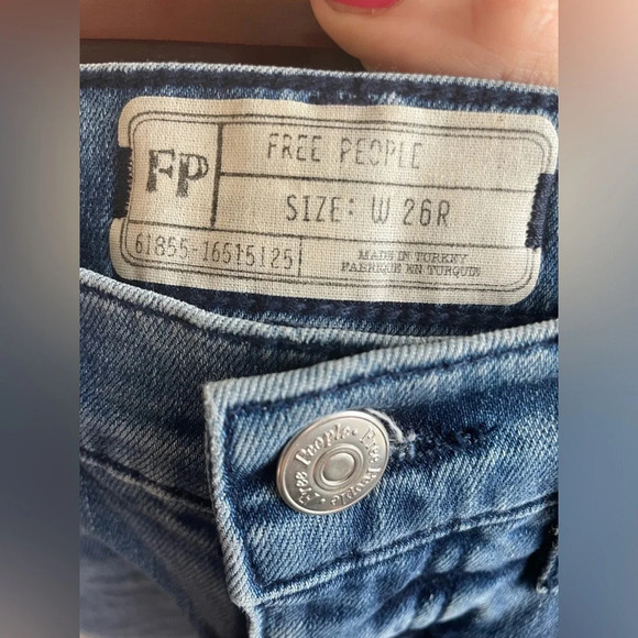 Free People Busted Knee Distressed Dark Wash Women’s Skinny Jeans size 26 NWT - Picture 8 of 9